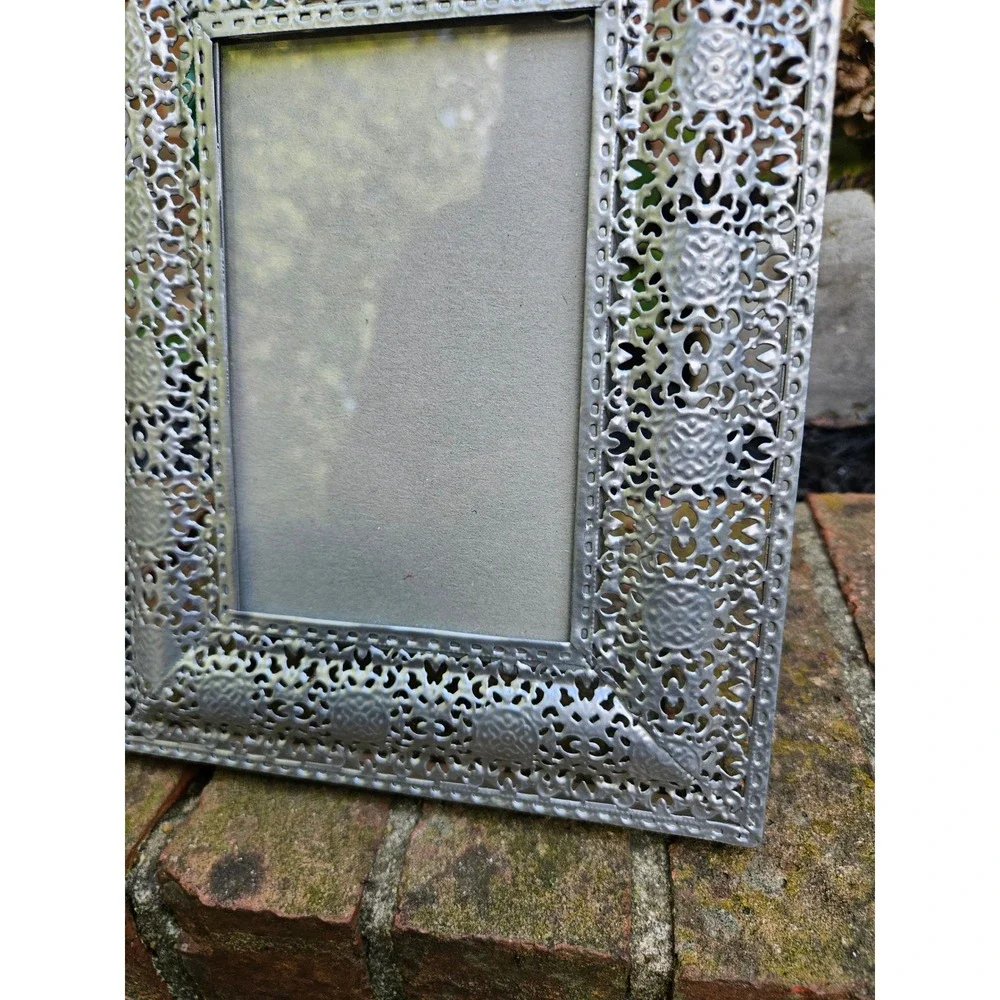 Silver Tone Aluminum Ornate Picture Frame 3.5
